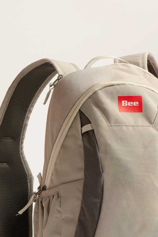 Mochila Bee com Porta Capacete 18L
